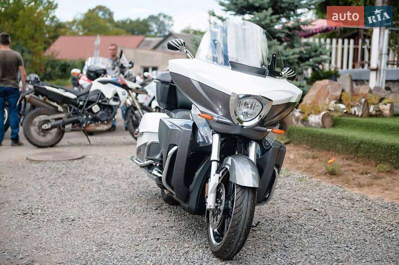 Мотоцикл Круизер Victory Cross Country 2015 в Ужгороде Мотоцикл Круизер Victory Cross Country 2015 в Ужгороде