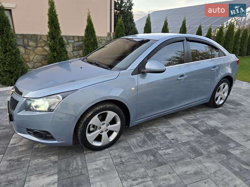 Седан Chevrolet Cruze 2011 в Ивано-Франковске Седан Chevrolet Cruze 2011 в Ивано-Франковске