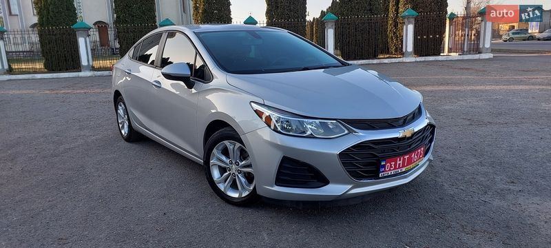 Седан Chevrolet Cruze 2019 в Дубно