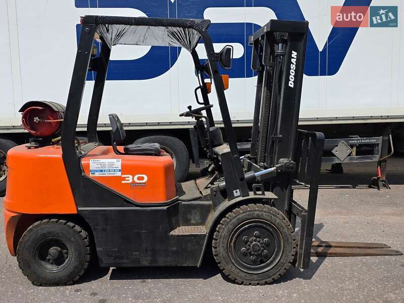 Вилочный погрузчик Doosan D 30G 2013 в Харькове