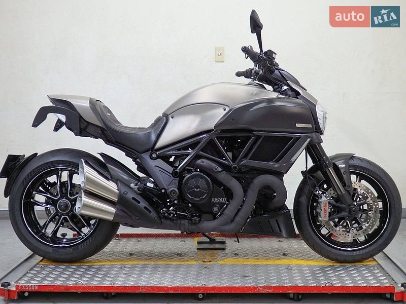 Мотоцикл Без обтекателей (Naked bike) Ducati Diavel 1200 2015 в Ровно Мотоцикл Без обтекателей (Naked bike) Ducati Diavel 1200 2015 в Ровно