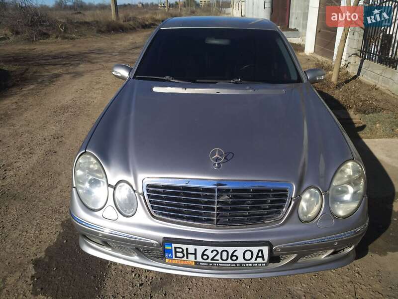 Седан Mercedes-Benz E-Class 2004 в Одессе