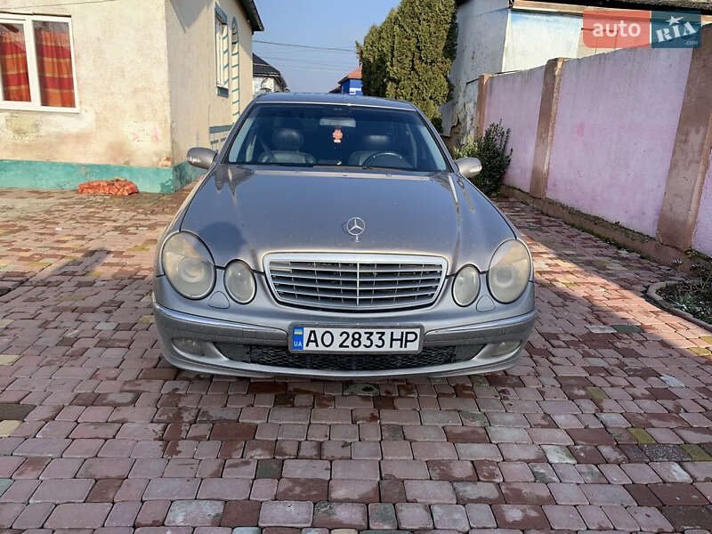 Седан Mercedes-Benz E-Class 2003 в Хусте Седан Mercedes-Benz E-Class 2003 в Хусте