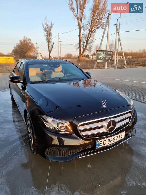 Седан Mercedes-Benz E-Class 2016 в Львове Седан Mercedes-Benz E-Class 2016 в Львове