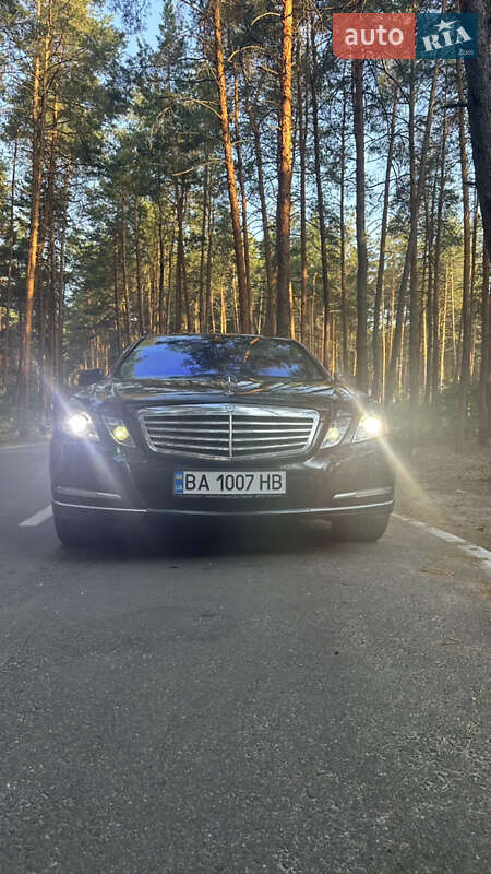 Седан Mercedes-Benz E-Class 2012 в Полтаве
