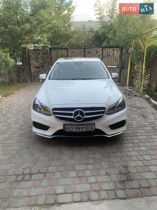 Седан Mercedes-Benz E-Class 2014 в Ужгороде