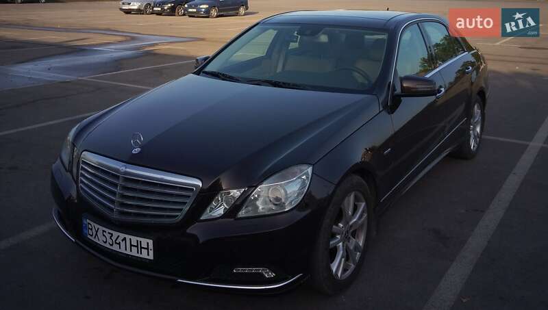 Седан Mercedes-Benz E-Class 2010 в Киеве