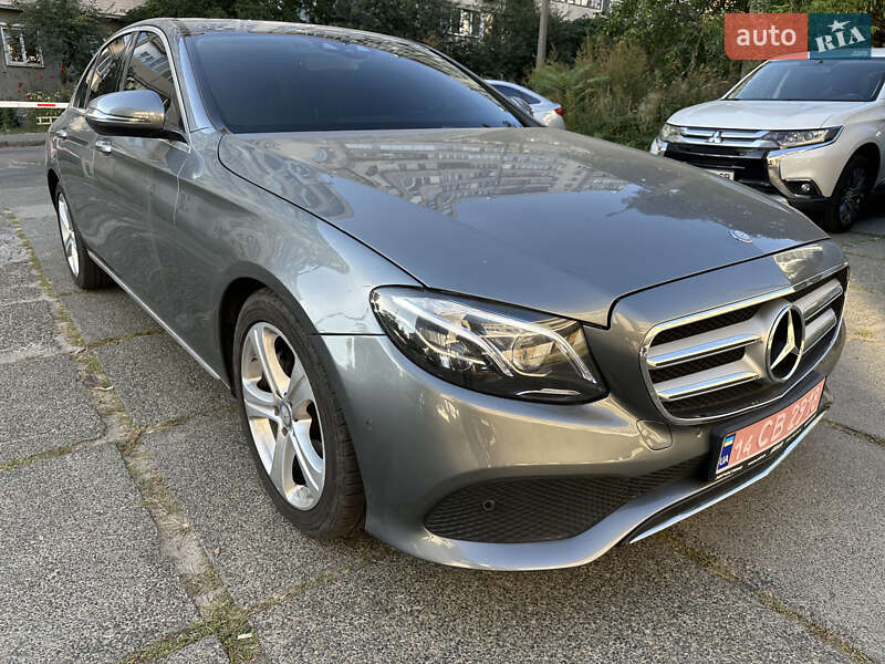 Седан Mercedes-Benz E-Class 2016 в Киеве