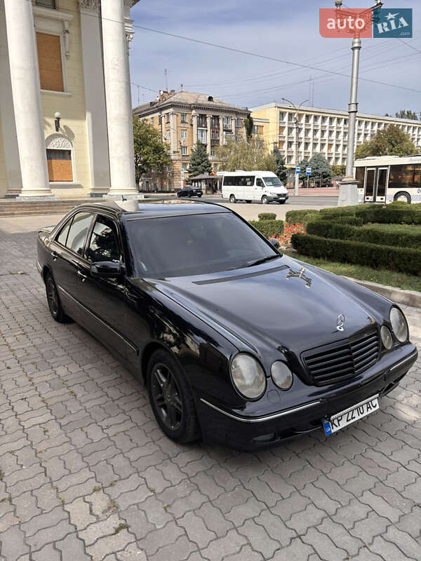 Седан Mercedes-Benz E-Class 2001 в Запоріжжі