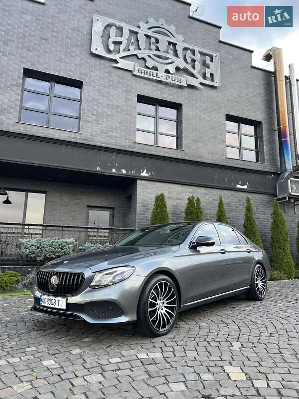 Седан Mercedes-Benz E-Class 2017 в Иршаве