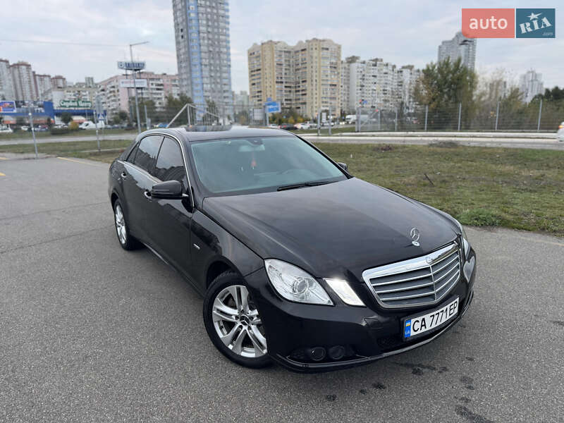 Седан Mercedes-Benz E-Class 2009 в Киеве