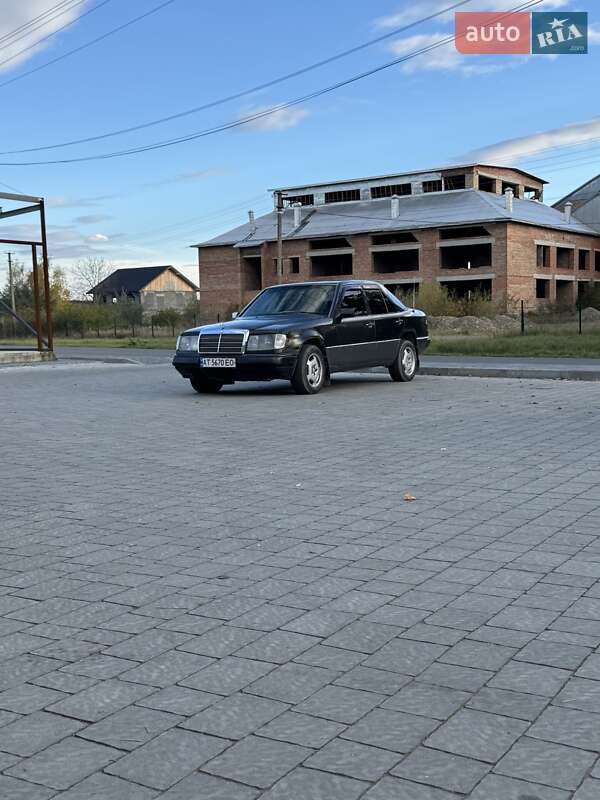 Седан Mercedes-Benz E-Class 1990 в Косове Седан Mercedes-Benz E-Class 1990 в Косове