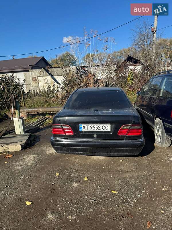 Седан Mercedes-Benz E-Class 1996 в Ивано-Франковске
