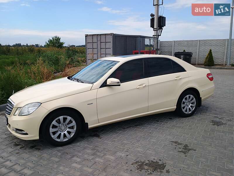 Седан Mercedes-Benz E-Class 2012 в Днепре Седан Mercedes-Benz E-Class 2012 в Днепре
