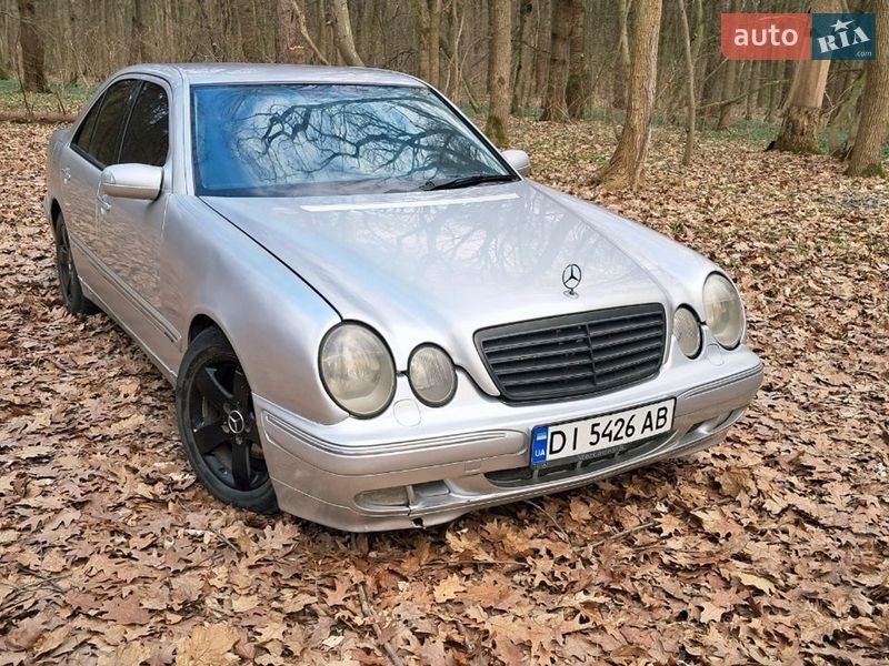 Седан Mercedes-Benz E-Class 2000 в Остроге