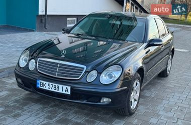 Седан Mercedes-Benz E-Class 2002 в Вараше
