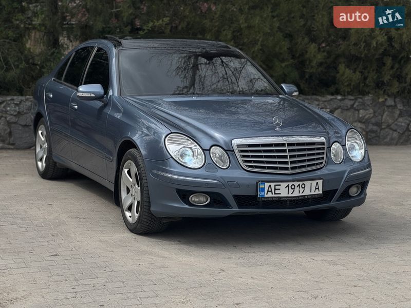 Седан Mercedes-Benz E-Class 2006 в Днепре