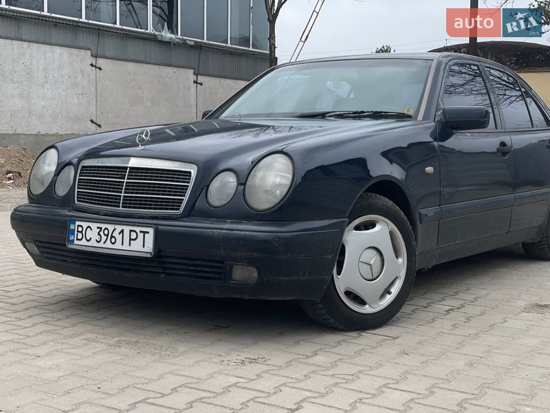 Седан Mercedes-Benz E-Class 1999 в Львові