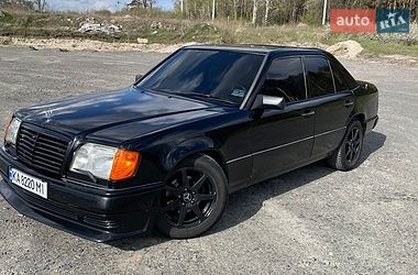 Седан Mercedes-Benz E-Class 1992 в Ирпене