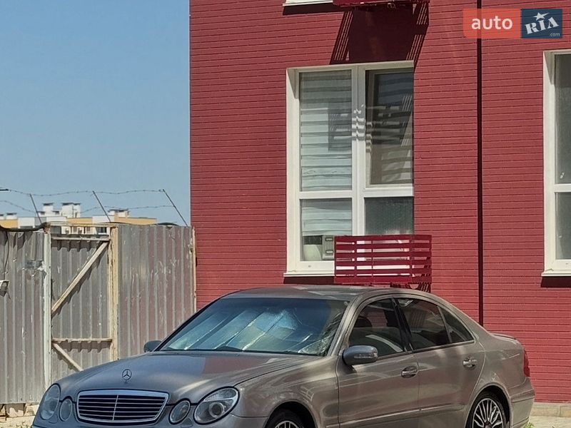Седан Mercedes-Benz E-Class 2003 в Одессе