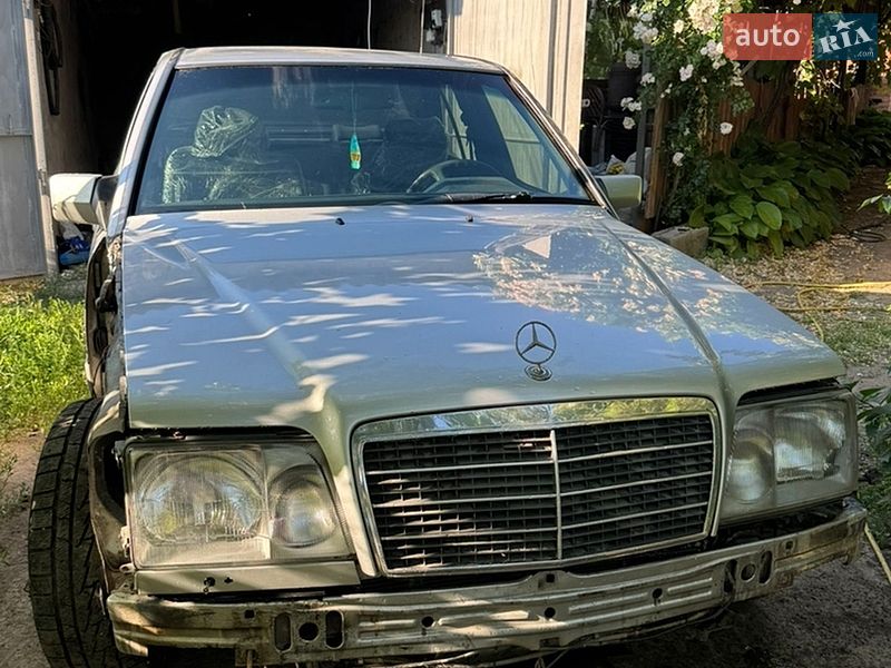 Седан Mercedes-Benz E-Class 1994 в Первомайске