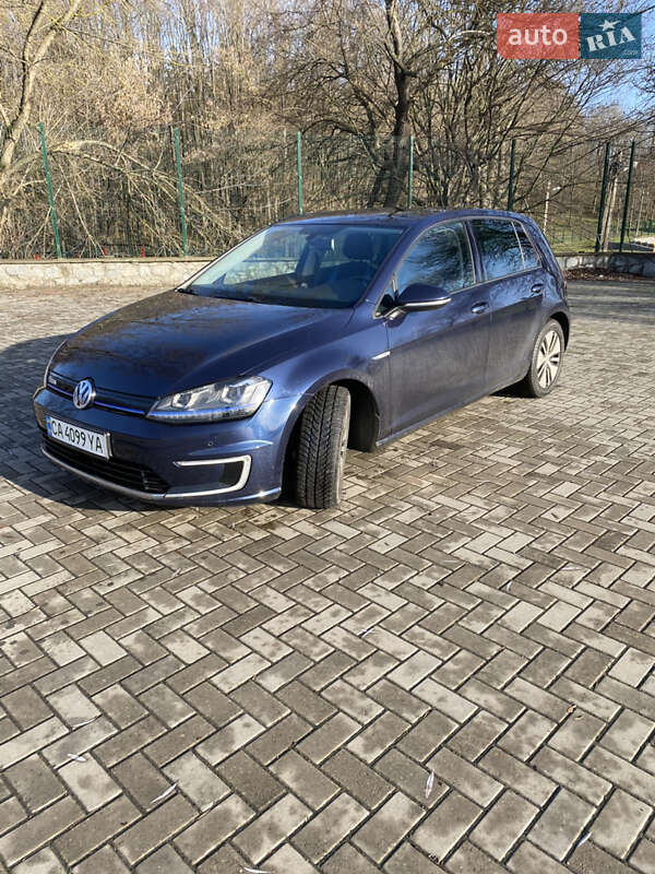 Хэтчбек Volkswagen e-Golf 2015 в Каменке