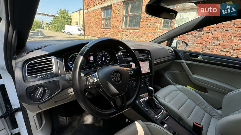 Хэтчбек Volkswagen e-Golf 2020 в Ужгороде