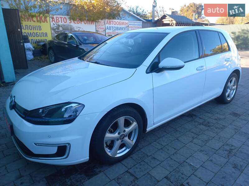 Хэтчбек Volkswagen e-Golf 2015 в Шептицькому