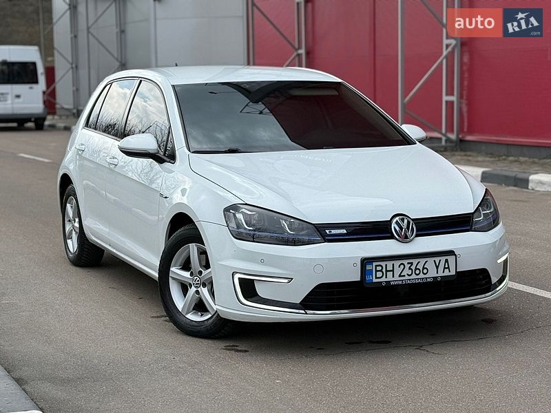 Хетчбек Volkswagen e-Golf 2014 в Києві