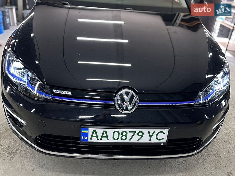 Хэтчбек Volkswagen e-Golf 2019 в Киеве