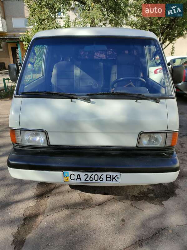 Минивэн Mazda E-series 1985 в Черкассах Минивэн Mazda E-series 1985 в Черкассах