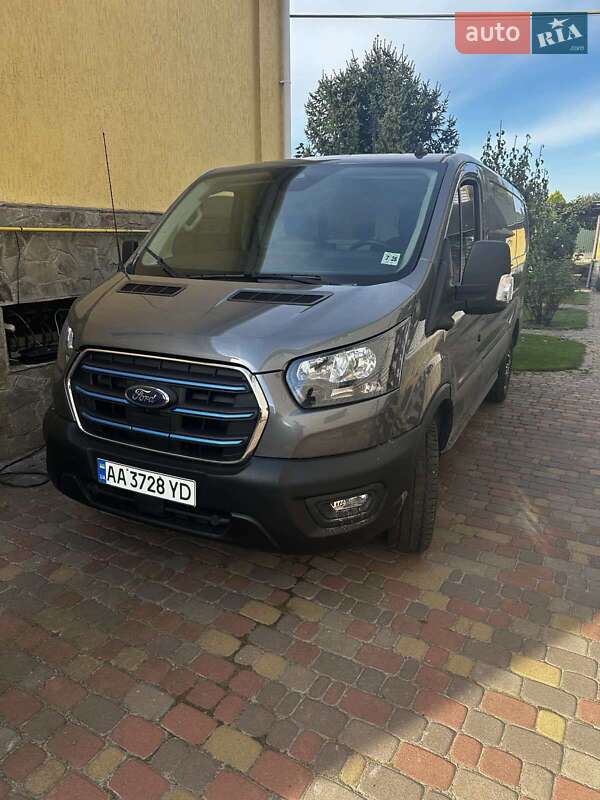 Грузовой фургон Ford E-Transit 2022 в Киеве