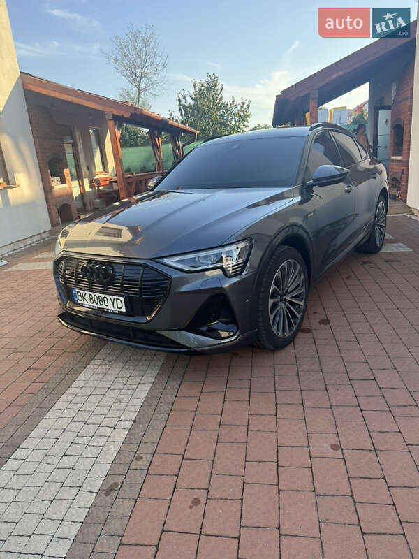 Внедорожник / Кроссовер Audi e-tron Sportback 2021 в Ровно