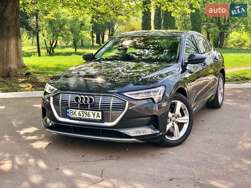 Позашляховик / Кросовер Audi e-tron Sportback 2020 в Рівному
