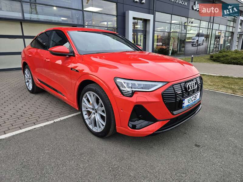 Позашляховик / Кросовер Audi e-tron Sportback 2021 в Києві