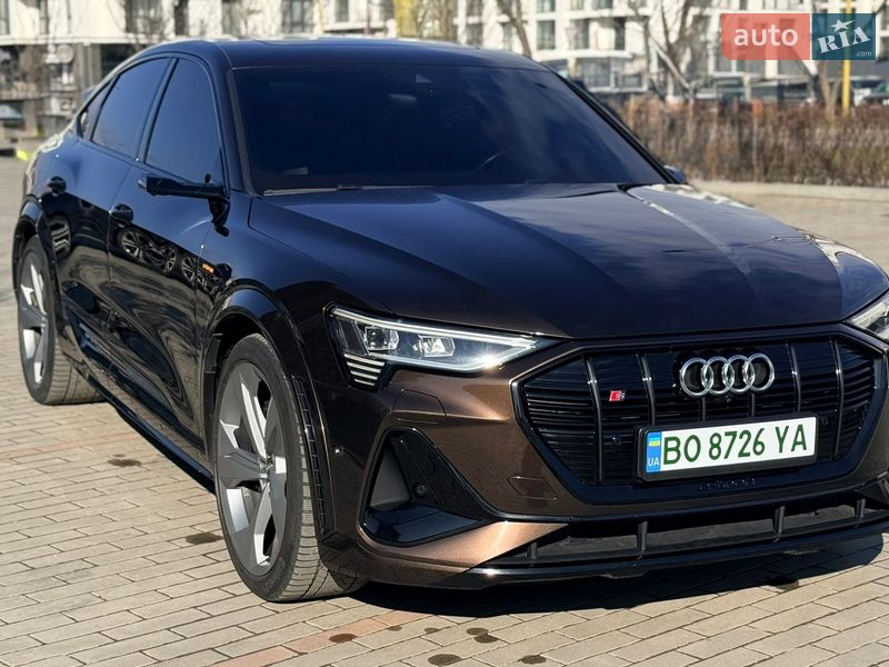 Позашляховик / Кросовер Audi e-tron Sportback 2021 в Ужгороді