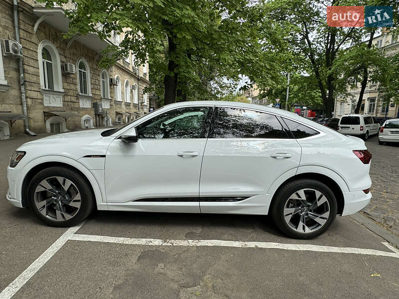 Внедорожник / Кроссовер Audi e-tron 2020 в Одессе