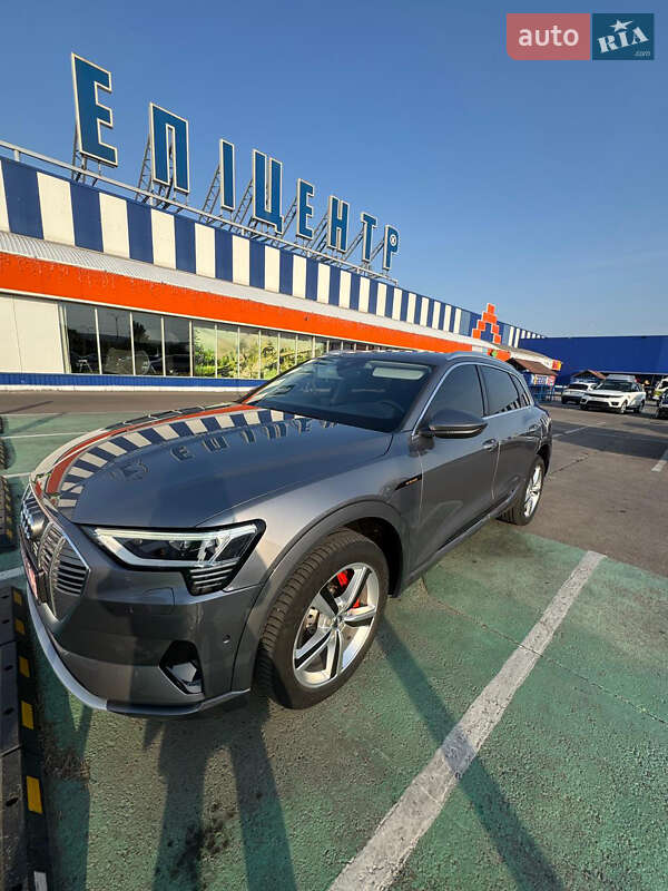 Внедорожник / Кроссовер Audi e-tron 2019 в Черновцах