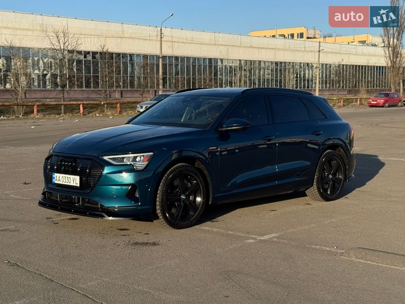 Позашляховик / Кросовер Audi e-tron 2019 в Києві