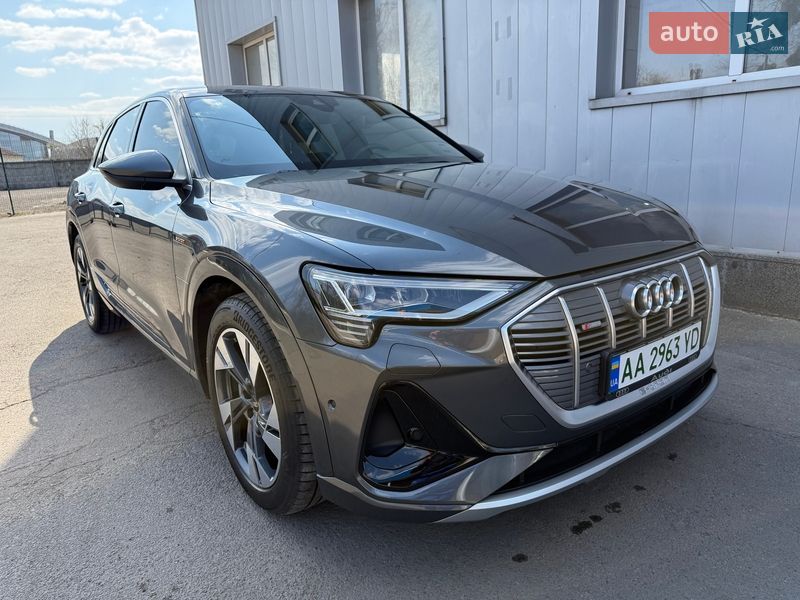 Внедорожник / Кроссовер Audi e-tron 2021 в Киеве