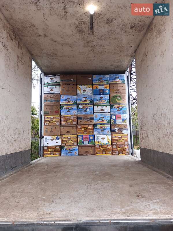 Изотермическая будка Mueller-Mitteltal E 2005 в Чернигове Изотермическая будка Mueller-Mitteltal E 2005 в Чернигове