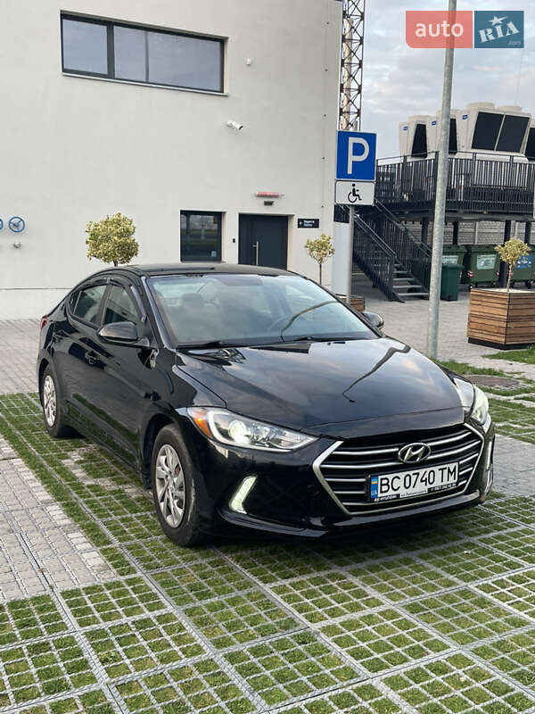 Седан Hyundai Elantra 2016 в Львове