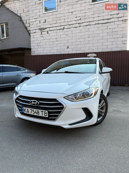 Седан Hyundai Elantra 2017 в Киеве