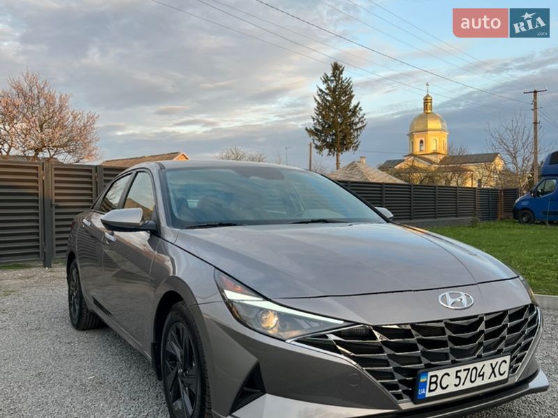 Седан Hyundai Elantra 2022 в Буске