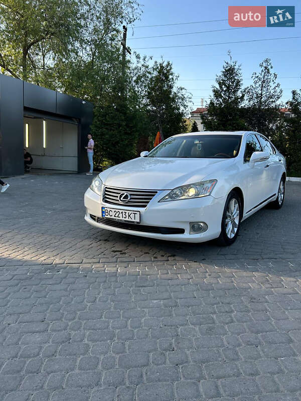 Седан Lexus ES 2011 в Львове Седан Lexus ES 2011 в Львове