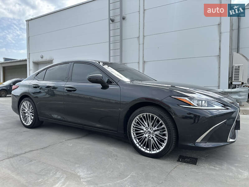 Седан Lexus ES 2021 в Києві
