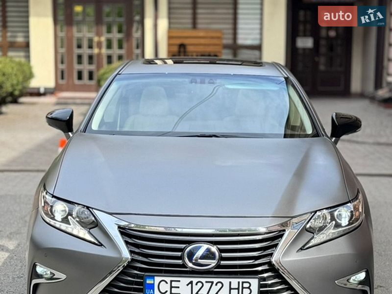 Седан Lexus ES 2015 в Черновцах