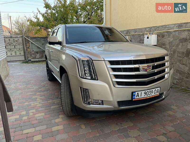 Внедорожник / Кроссовер Cadillac Escalade 2016 в Киеве