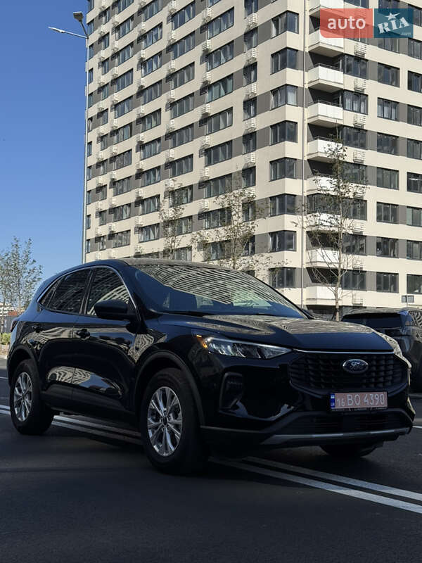 Внедорожник / Кроссовер Ford Escape 2023 в Киеве