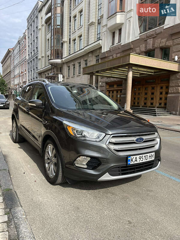 Внедорожник / Кроссовер Ford Escape 2017 в Киеве